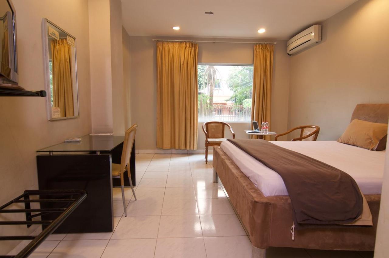 Hotel Peninsula Mangga Besar Jakarta Exterior photo